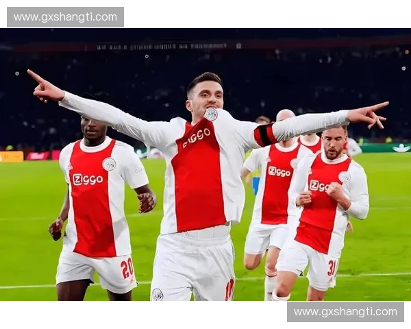 欧联杯阿贾克斯与曼联激战预告 双方实力对决谁能笑到最后