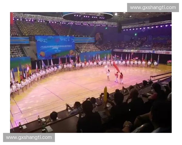 足球比赛震撼入场仪式全程回顾精彩瞬间展现球迷热情与激情 足球比赛震撼入场仪式全程回顾精彩瞬间展现球迷热情与激情